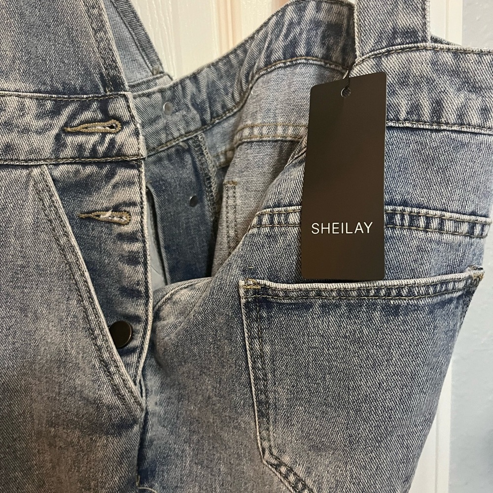 NWT Sheilay Denim Overalls with Colorful Graphic Lip Design Lg - Picture 8 of 9